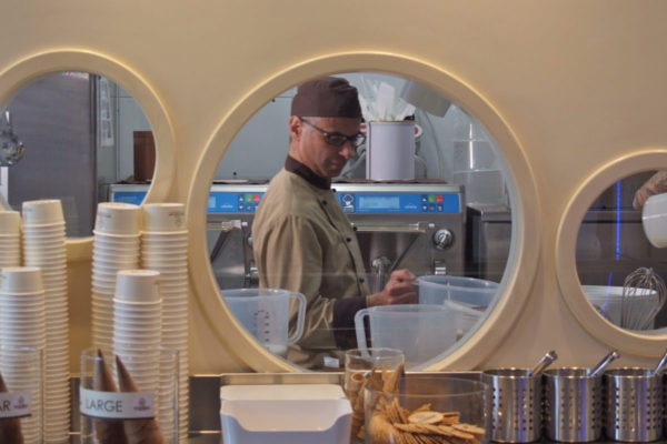 gelatiere at work, gelato making